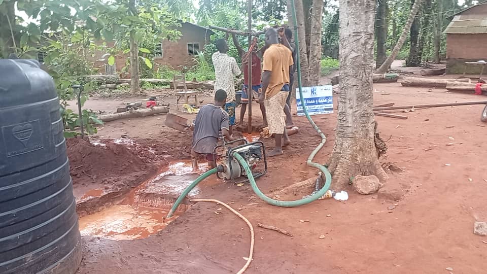 Well drilling equipment in a difficult area