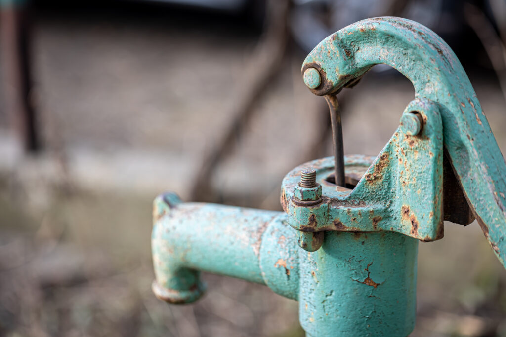 Hand pump